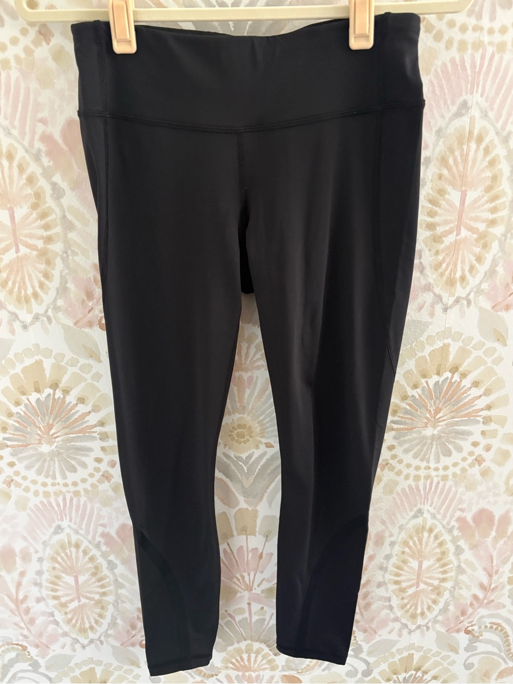 Lululemon Speed Up Crop Leggings Black Scalloped Edge Running Tights Size 6